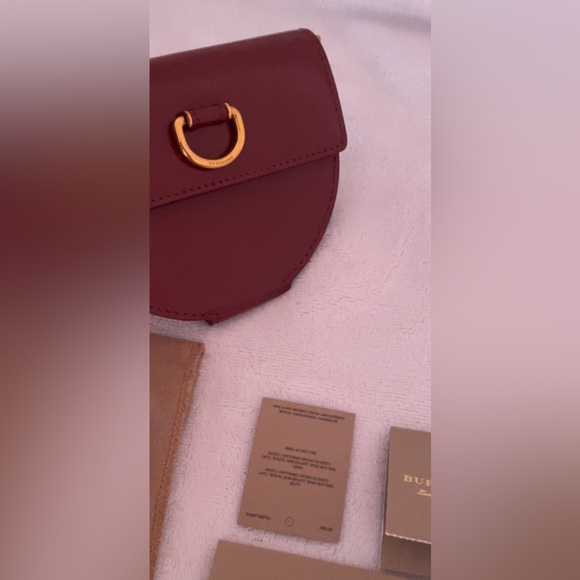 Authentic Burberry D-ring Patent leather coin case - Picture 11 of 11